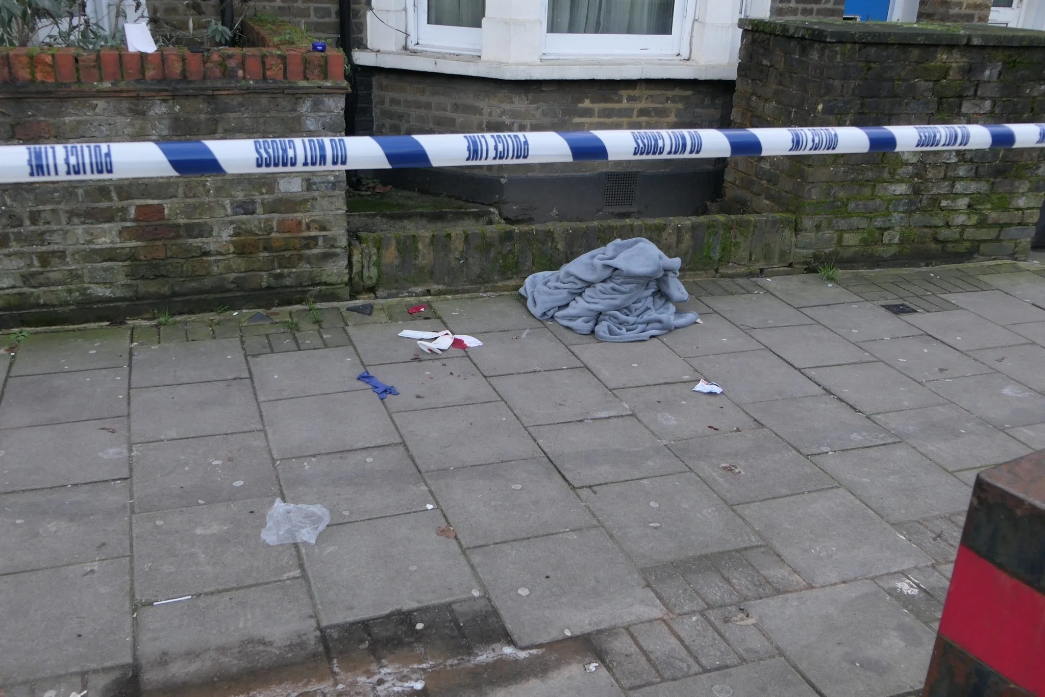 Two stabbed on the Bakerloo line â€“ (ID 550219)