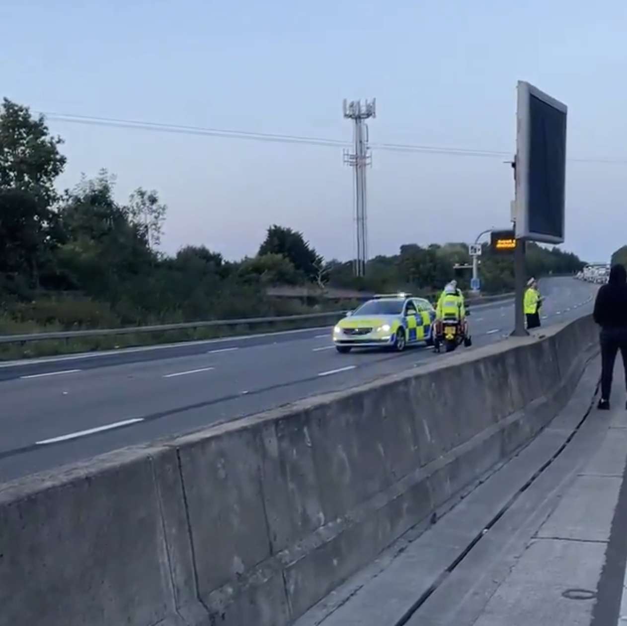 Updated: Three Dead And Two Drivers Arrested  In M25 Motorway Horror Crash  In Waltham Abbey