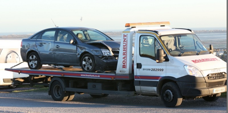 Car Ploughs Into Mick's Burger On  Portsdown Hill Portsmouth