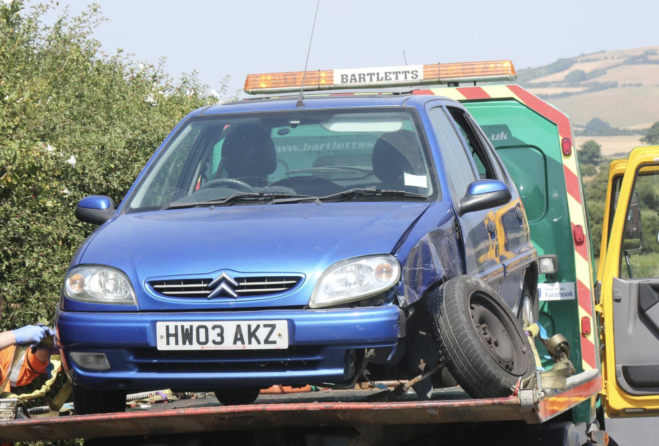 Three Vehicle Collision Closes Whitwell To Niton Road