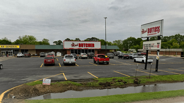 Two Killed, Eight Injured in Shooting at Arkansas Grocery Store