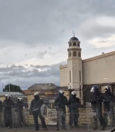 Police in Riot Gear Deployed to Sunderland Mosque Following Confrontation