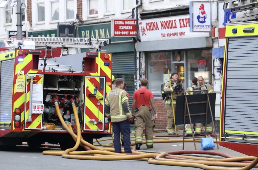 Fire Rips Through Chinese Take away on Bromley Road in South East London – UKNIP