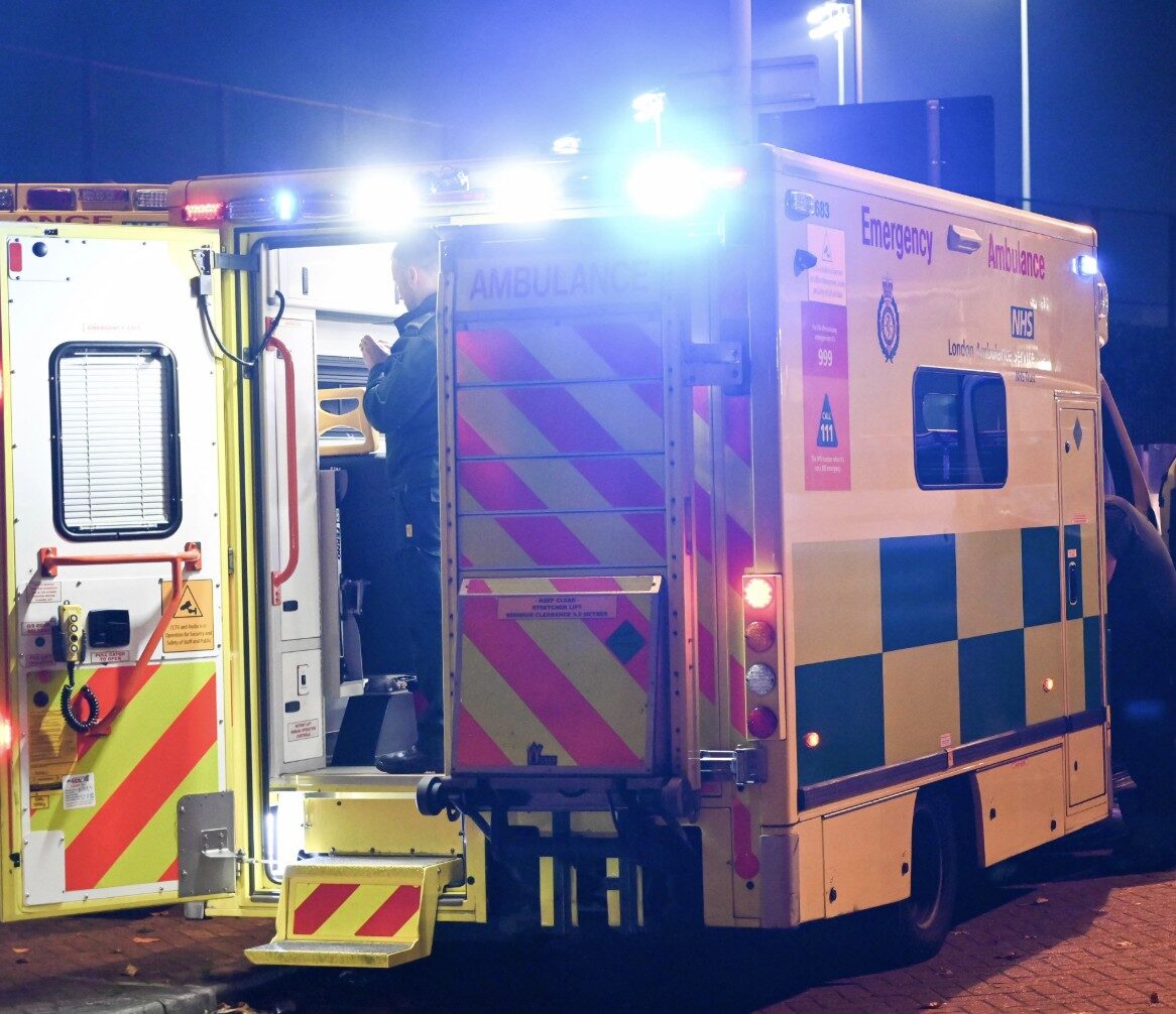 Man in 20s Stabbed in East London – Police Hunt for Witnesses – UKNIP