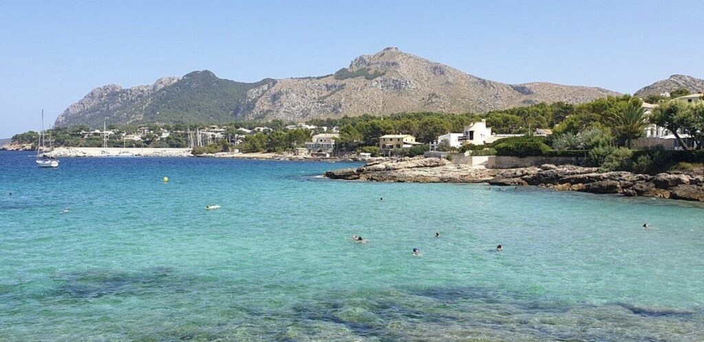Emergency Panic at Popular Cap Sant Pere Beach – UKNIP