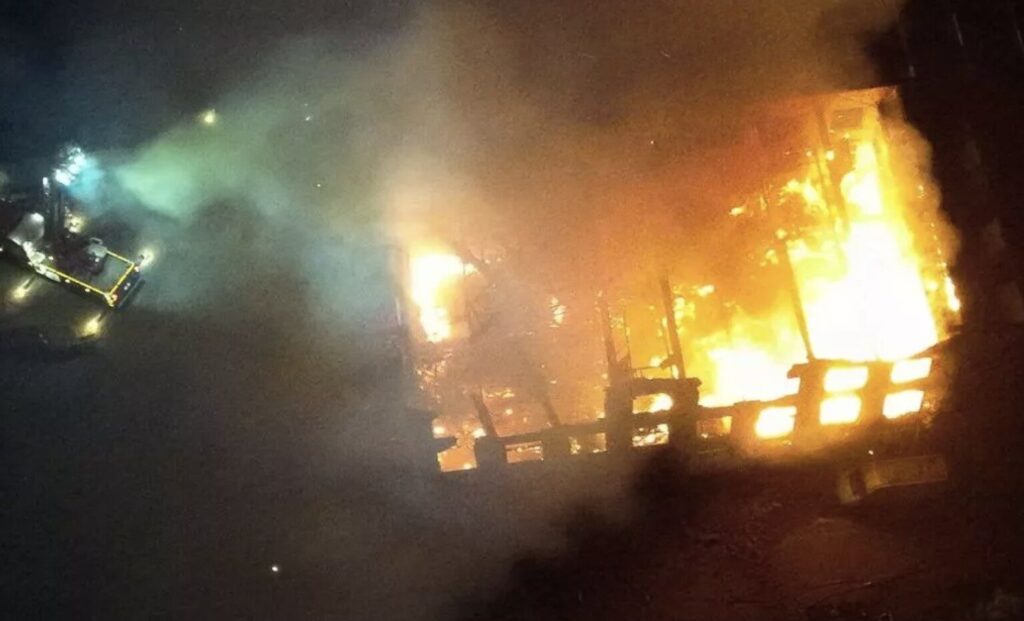 Firefighter Seriously Injured as Derelict Mill Collapses During Huge Blaze – UKNIP