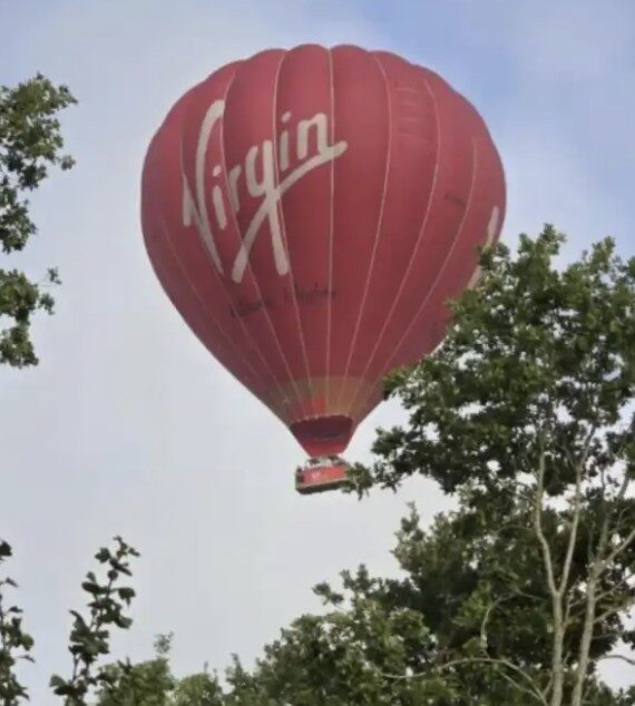 Tragic Fall: Man Dies After Plummeting From Hot Air Balloon in West Sussex – UKNIP