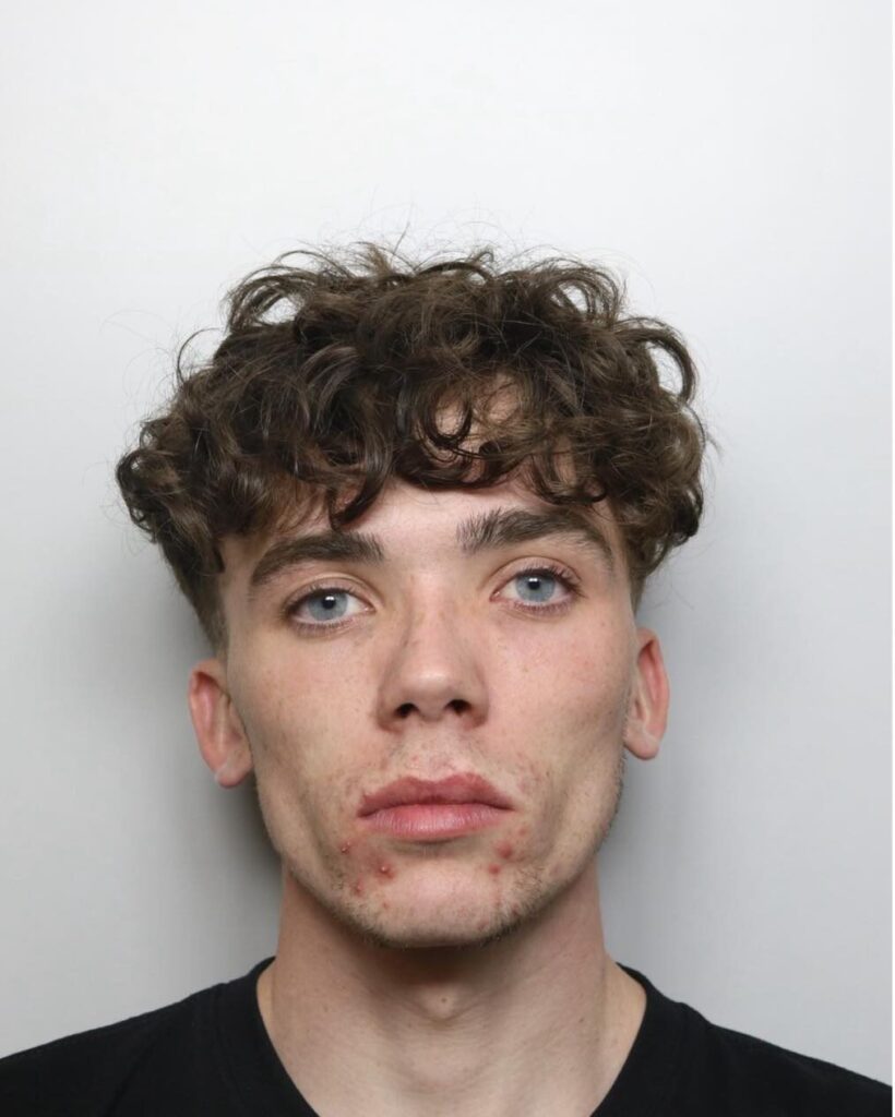 Manhunt Underway for Suspect in Leeds Stabbing Murder ? UKNIP