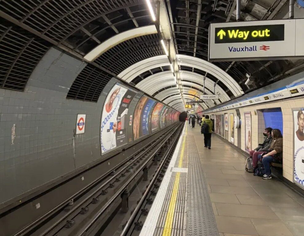 Tragedy at Vauxhall: Person Found Dead on Tracks Sparks Rush Hour Chaos – UKNIP
