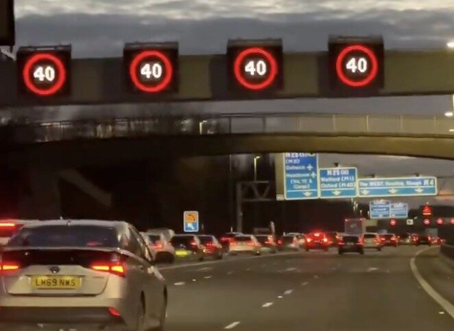 Serious Crash Shuts M25 Clockwise Near Heathrow – Chaos Back to Staines – UKNIP