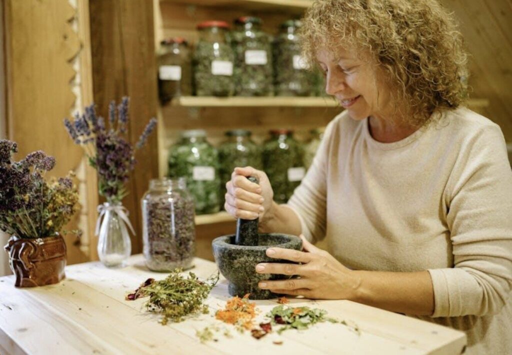 The Beginner’s Guide to Creating a Natural Home Apothecary – UKNIP