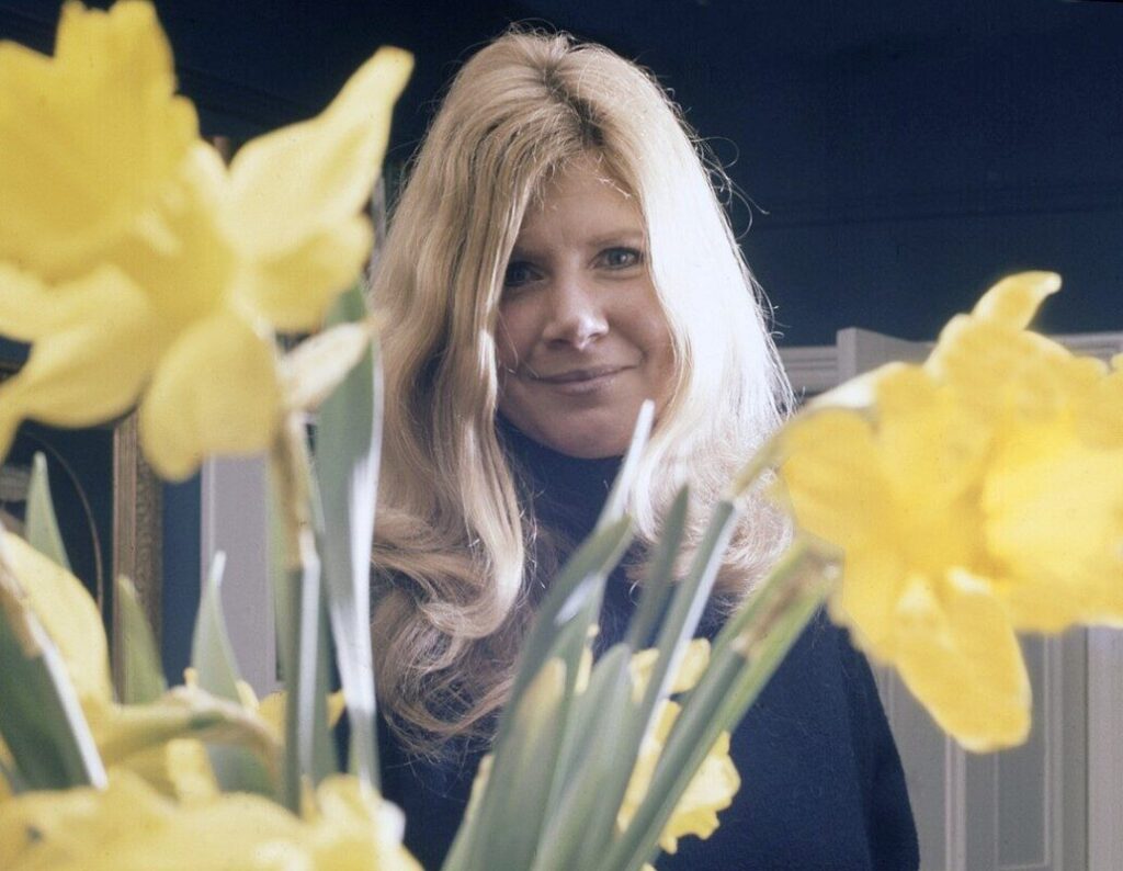 Dame Jilly Cooper, legendary romance author behind hits like Rivals and The Man Who Made Husbands Jealous, has died aged 88 – UKNIP