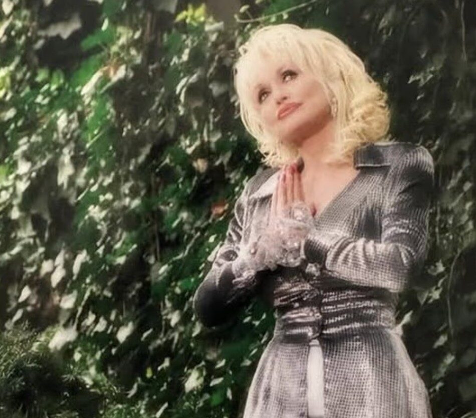 Dolly Parton’s Family Begs Fans for Prayers as Health Woes Continue – UKNIP