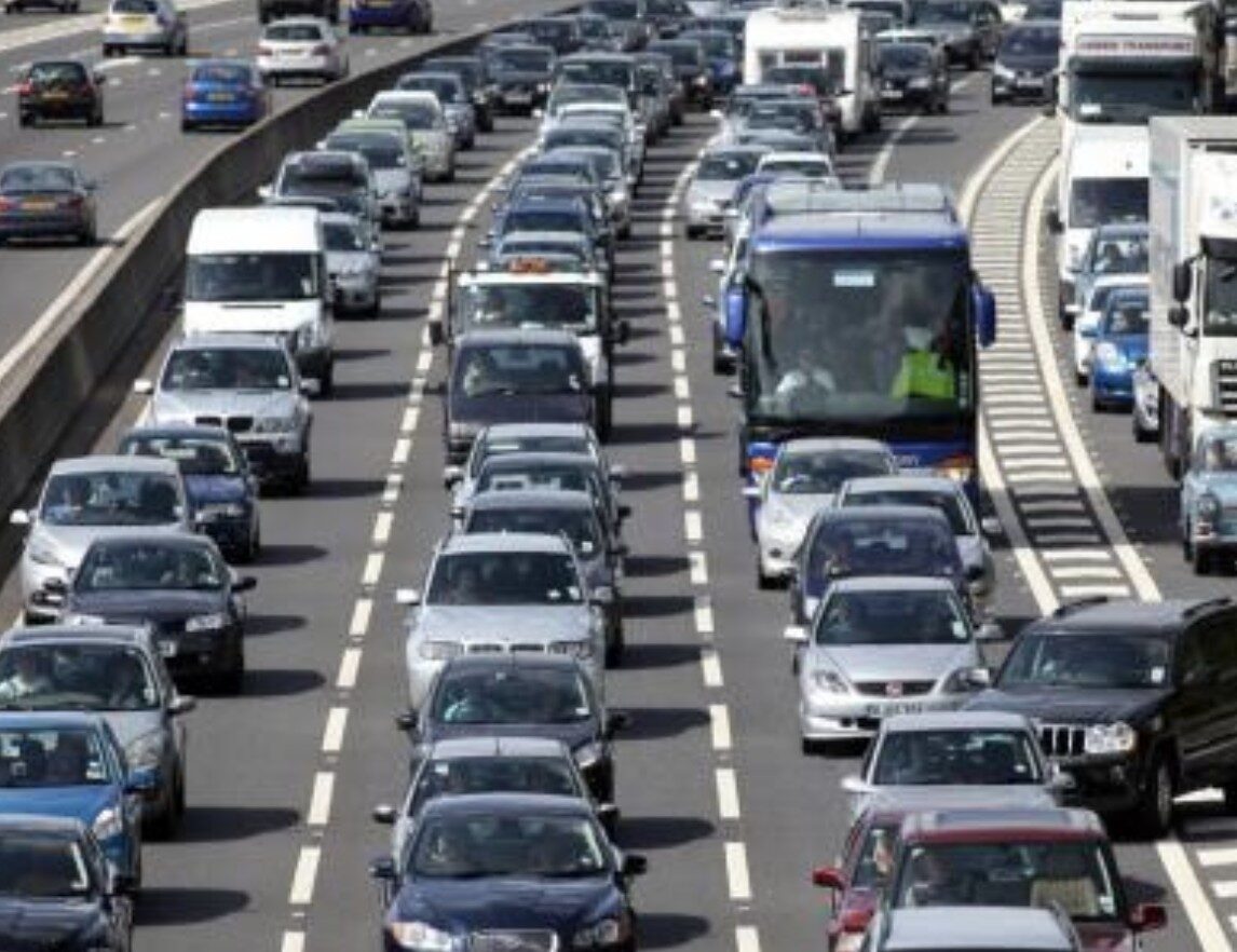 M27 Eastbound SHUT after Lorry Smash at Junction 5 – UKNIP