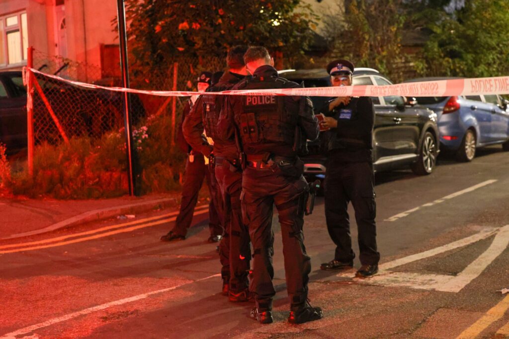 Armed Police Storm Walthamstow Home After Gun Threat ? UKNIP