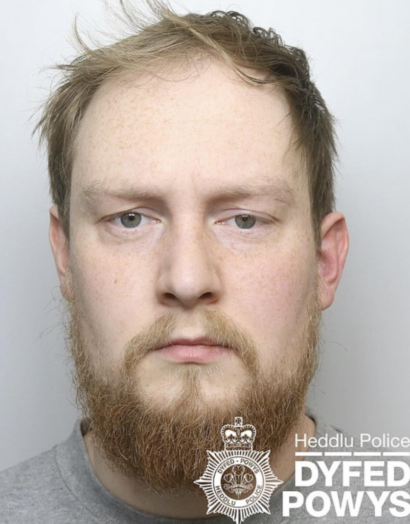 Horror on Ecuador Beach: Five Human Heads Hang from Ropes