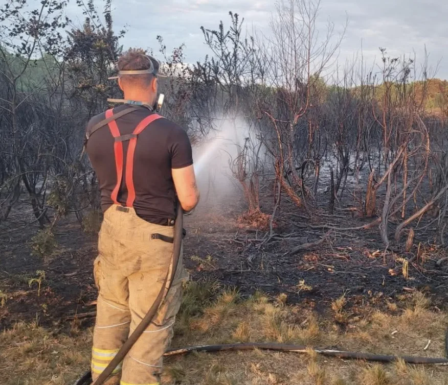 Huge Blaze Erupts on Yateley Common