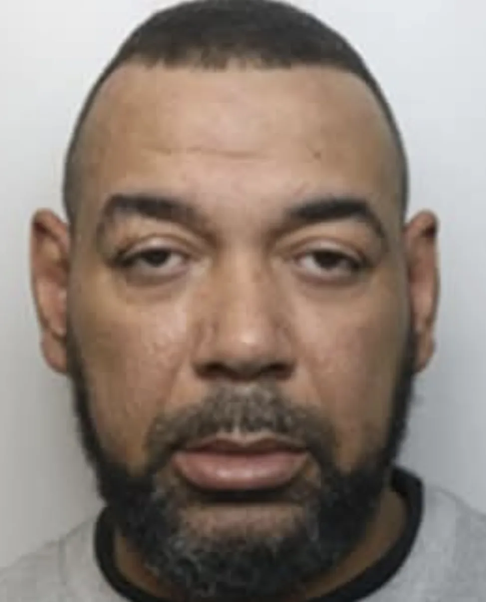 Police Hunt Man Wanted Back Behind Bars â€“ Do NOT Approach