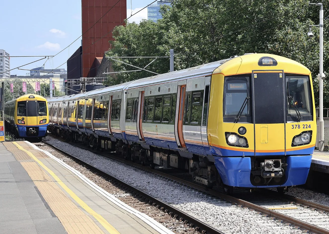 Train Disruption Hits South East London Overground Services
