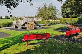 Police Urge Witnesses After Womanâ€™s Welfare Worry at Twyford Play Park