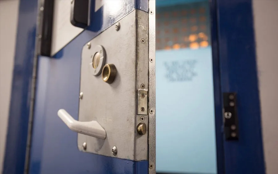 A suspected graffiti tagger has been arrested following quick work by officers in #Folkestone
