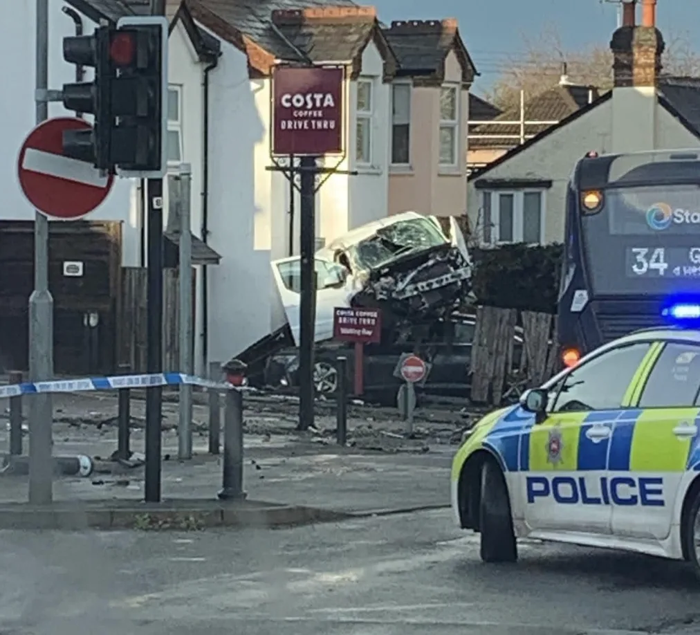 Serious Crash Closes A30 London Road Both Ways in Bagshot â€“ Massive Traffic Delays and Roadblocks