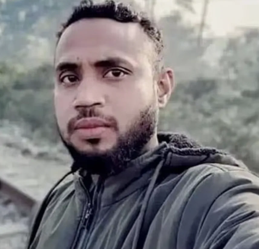 Tuk-Tuk Driver Dies After Taking Selfie on Bangladesh Railway Tracks Before Fatal Train Crash