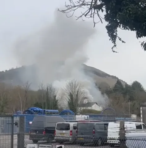 Fierce Blaze Near Folkestone Premier Inn Sends Thick Smoke Over M20 â€“ Fire Crews Warn Motorists