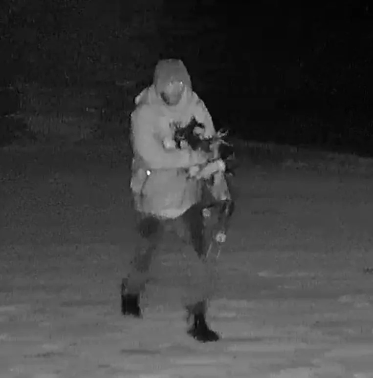 Dawn Raid at Bodiam Castle: Thief Steals Priceless Statues in East Sussex Break-In