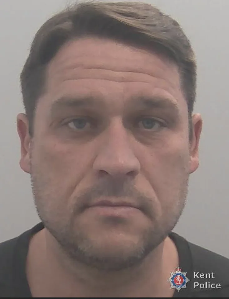 Â£22 Million Tax Scam Gang Jailed: Fake Labour Firmsâ€™ Bosses Face Heavy Prison and Director Bans