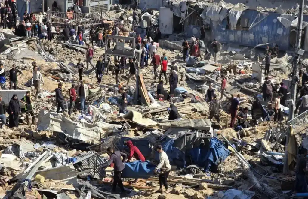 Deadly Gaza Strikes Kill 100 Palestinians Overnight Amid Escalating Conflict